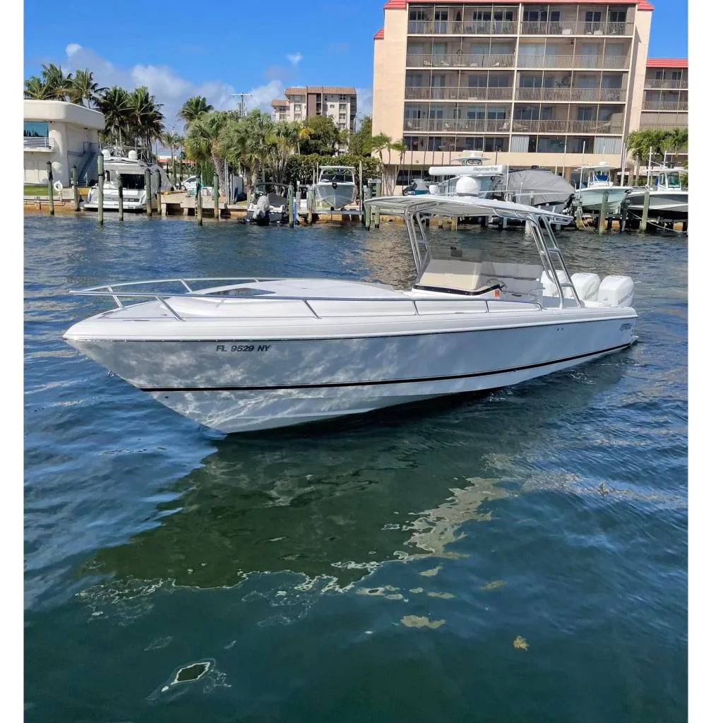 2010 Intrepid 323 Cuddy, photograph 1