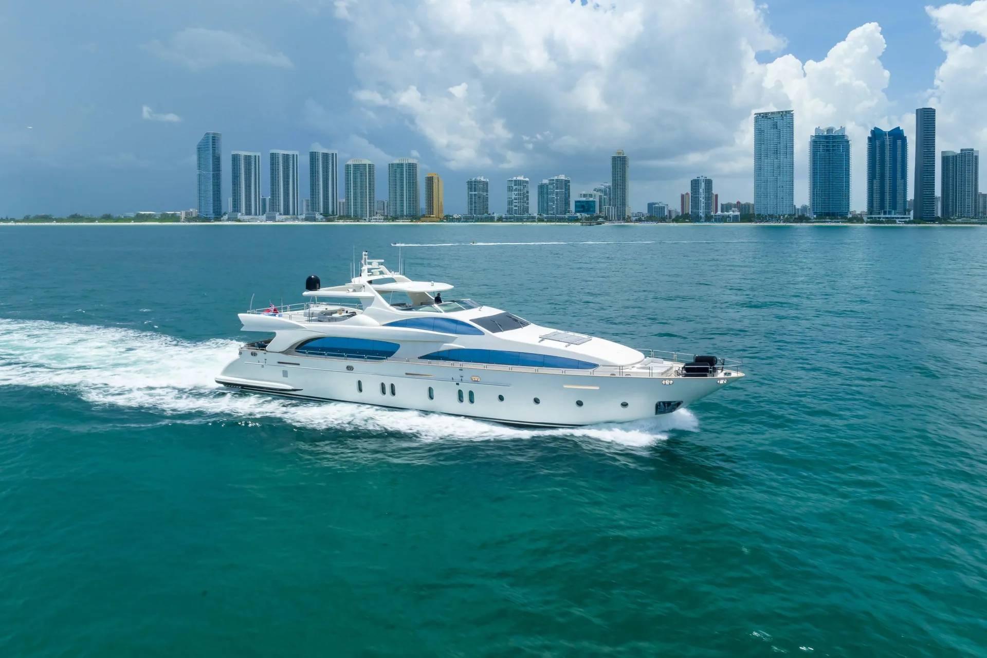 2012 Azimut 116, photograph 2