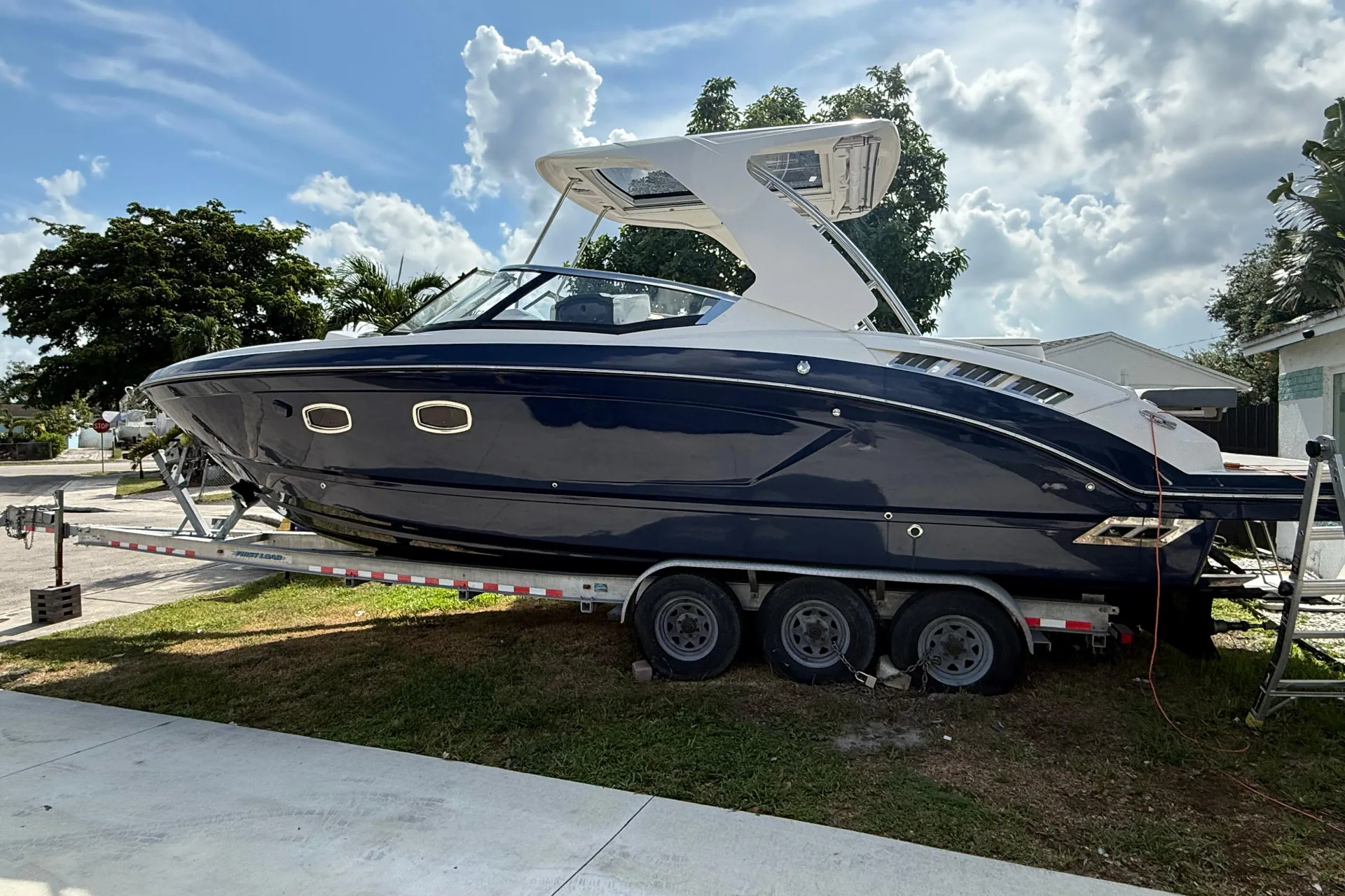 2019 Chaparral 347 SSX, photograph 3