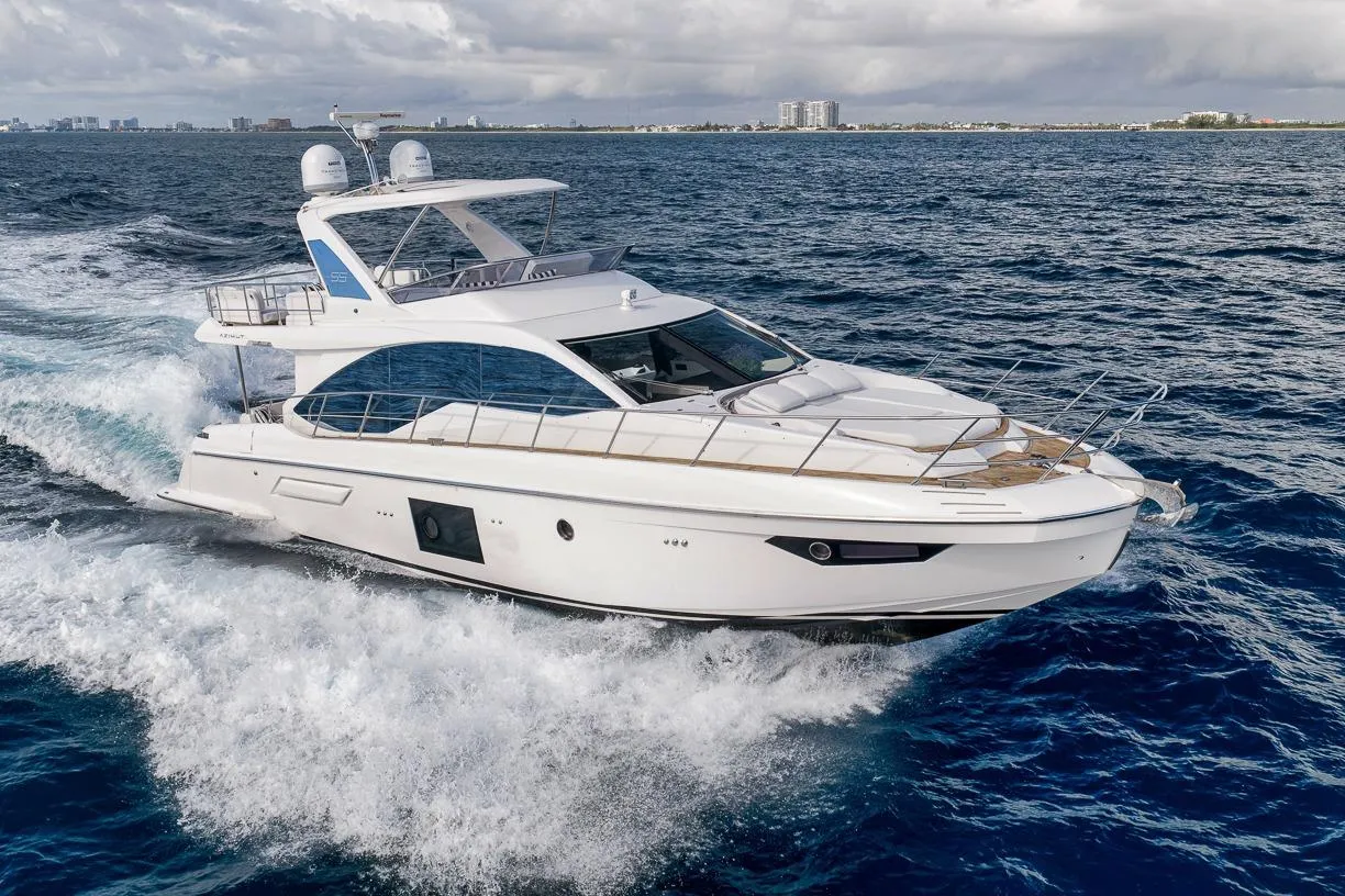 2019 Azimut 55, photograph 1
