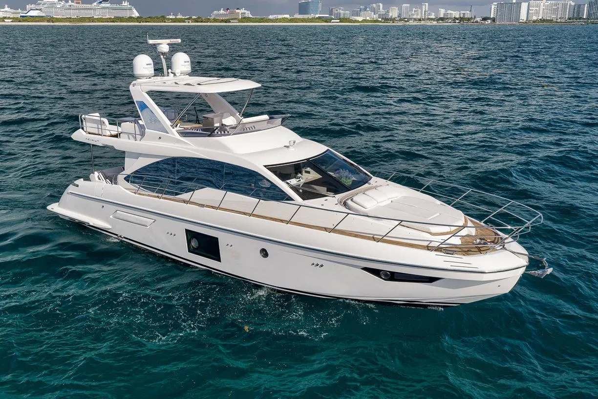 2019 Azimut 55, photograph 2