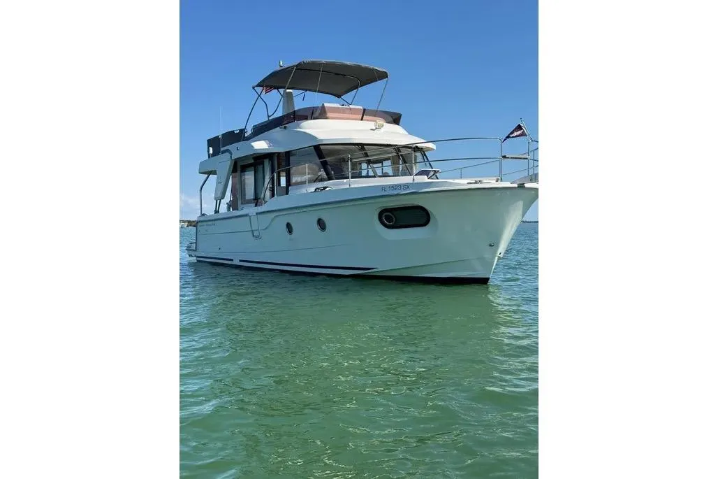 2021 Beneteau Swift Trawler 41 Fly, photograph 1