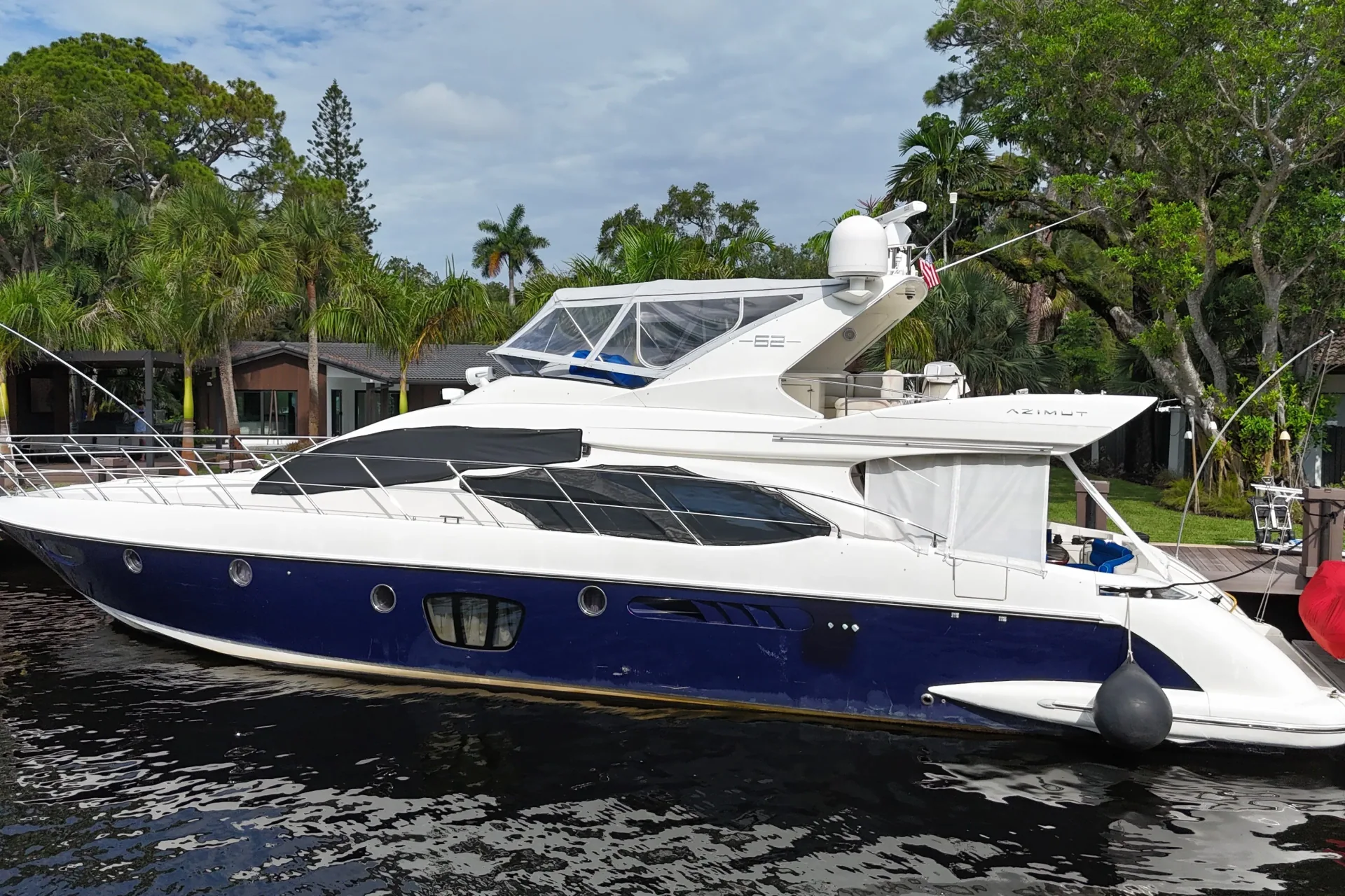 2008 Azimut 62E, photograph 3