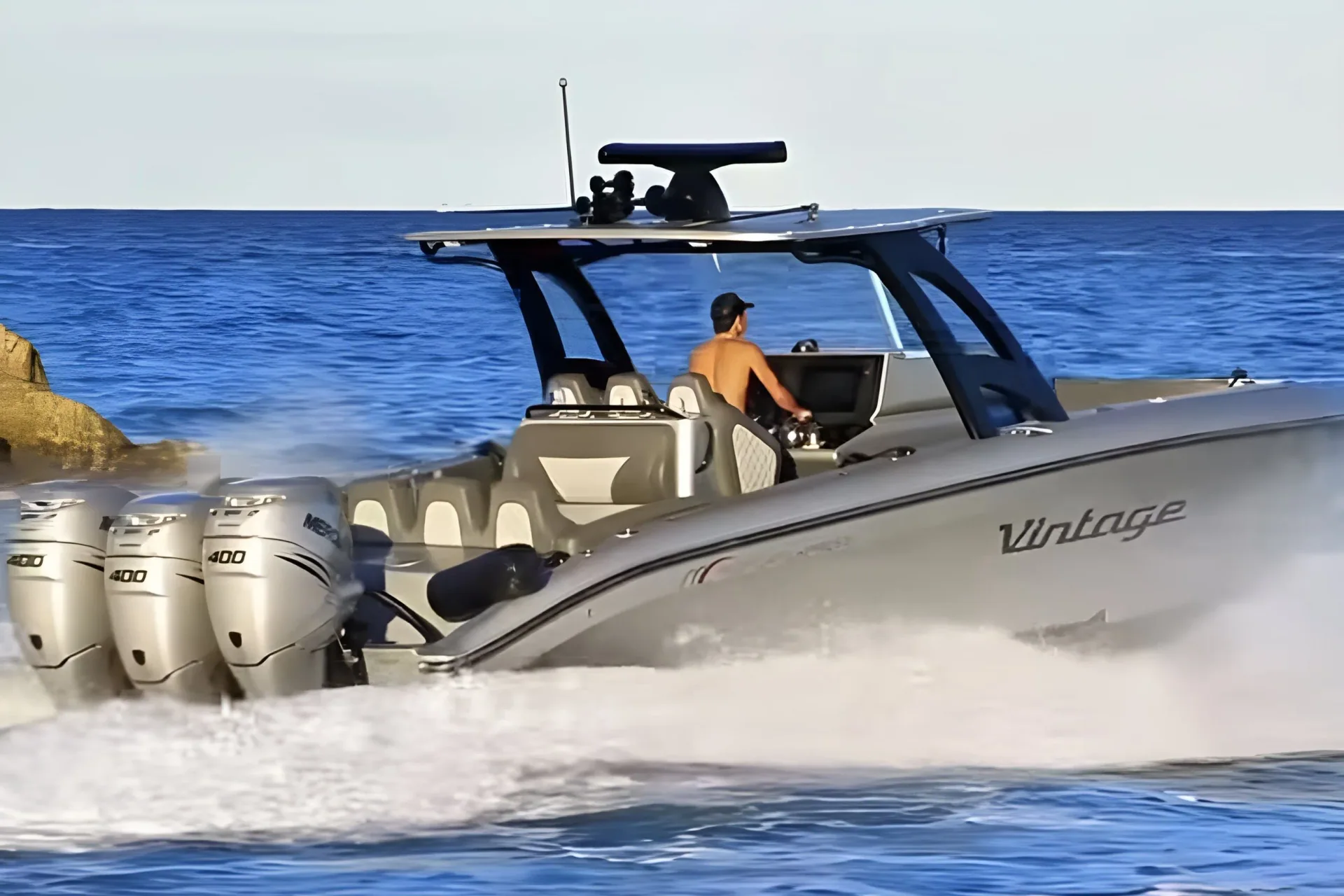 2021 Midnight Express 37 Open, photograph 3