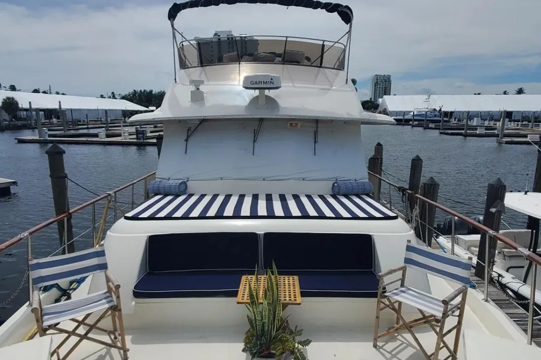 1981 Hatteras 56 Motor Yacht, photograph 2