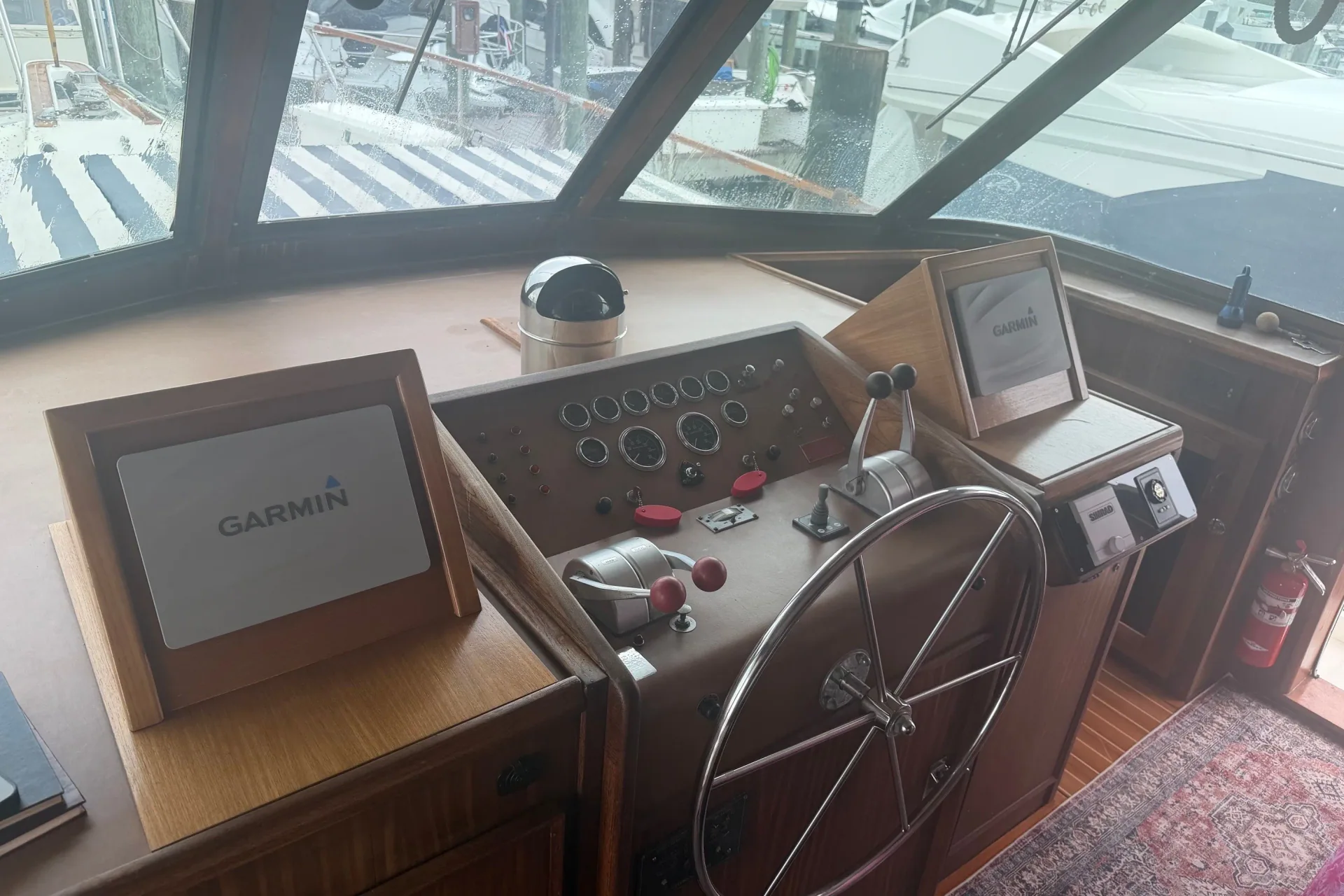 1981 Hatteras 56 Motor Yacht, photograph 3