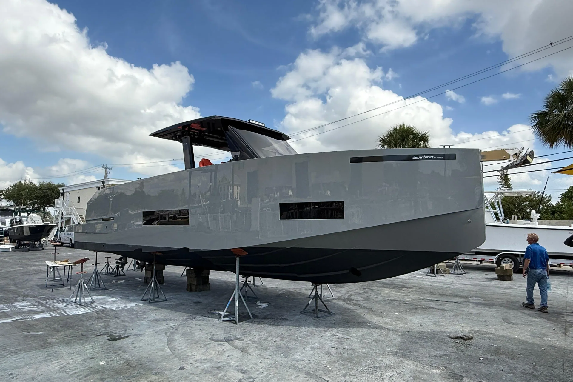 2021 De Antonio Yachts D42, photograph 1