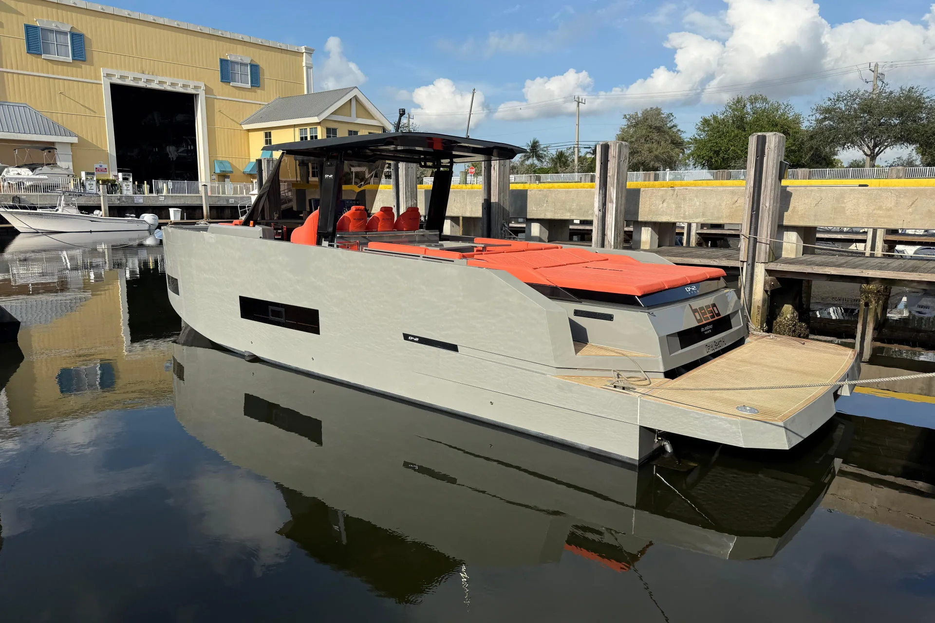 2021 De Antonio Yachts D42, photograph 2
