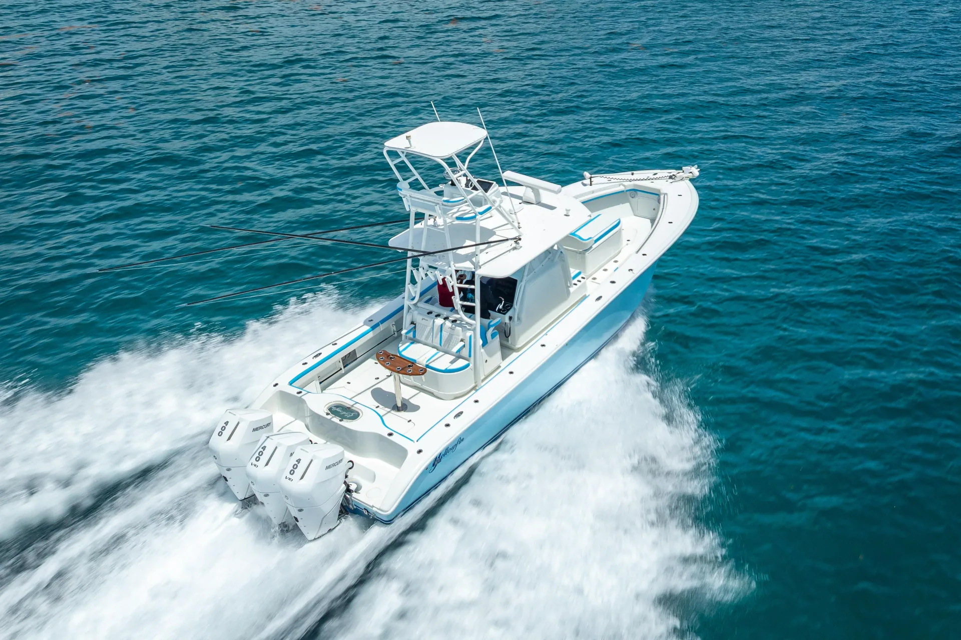 2016 Yellowfin 39 Offshore, photograph 2
